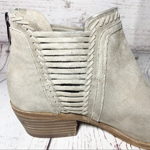 Vince Camuto Pippsy Gray Ankle Bootie Boots 7.5 - Picture 9 of 10